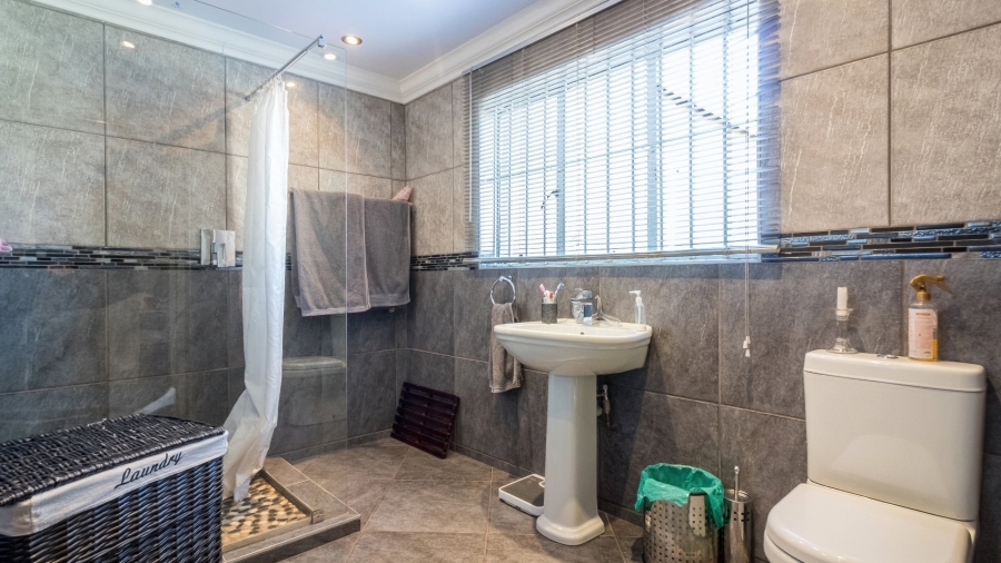4 Bedroom Property for Sale in Suidrand Free State
